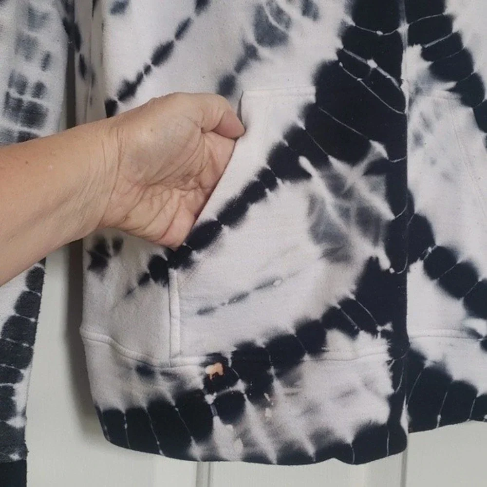 GYPSY 05 Hooded Pullover Sweatshirt Black White Tie Dye - Picture 6 of 9